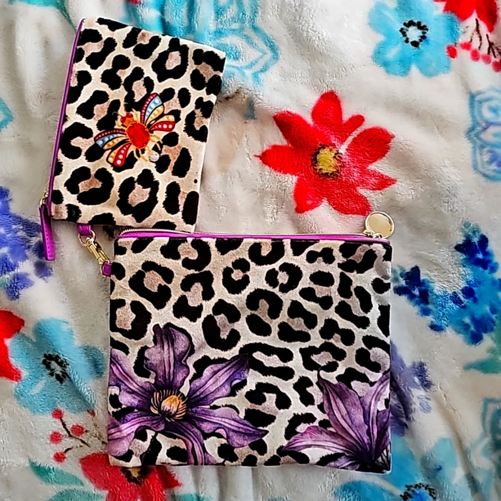 2 piece Estee  Lauder makeup bag never been used